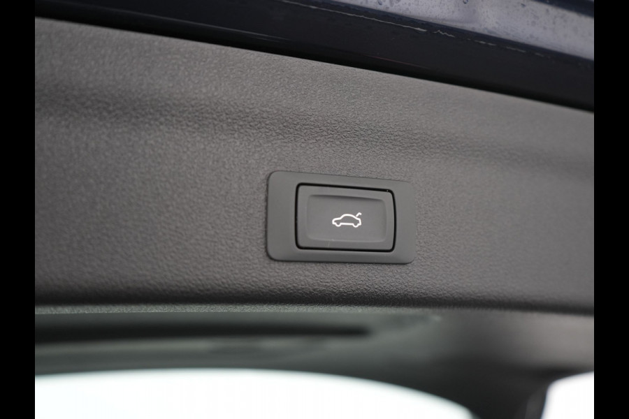 Audi A6 Avant 50 TFSI e quattro S Line Plug In Hybrid 300pk PHEV | Trekhaak Af Fabriek | Panodak | Head Up | Bang & Olufsen | Lederen Sportstoelen Verwarmd | Adaptive Cruise | Apple Carplay | Camera | Blis | Navigatie | Virtual | DAB | JGS-28-R