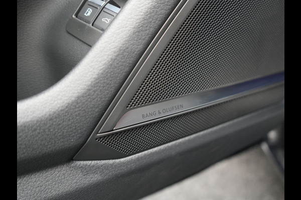 Audi A6 Avant 50 TFSI e quattro S Line Plug In Hybrid 300pk PHEV | Trekhaak Af Fabriek | Panodak | Head Up | Bang & Olufsen | Lederen Sportstoelen Verwarmd | Adaptive Cruise | Apple Carplay | Camera | Blis | Navigatie | Virtual | DAB | JGS-28-R