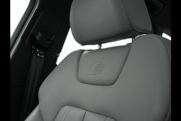 Audi A6 Avant 50 TFSI e quattro S Line Plug In Hybrid 300pk PHEV | Trekhaak Af Fabriek | Panodak | Head Up | Bang & Olufsen | Lederen Sportstoelen Verwarmd | Adaptive Cruise | Apple Carplay | Camera | Blis | Navigatie | Virtual | DAB | JGS-28-R