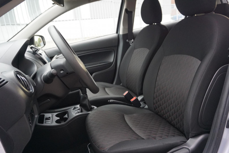 Mitsubishi Space Star 1.2 Cool+/AppleCarPlay Navigatie/Airco/Nette Auto /All-Season banden.