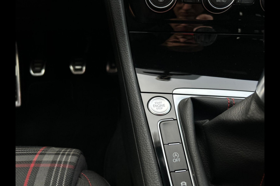 Volkswagen Golf GTI 2.0 TSI 245pk Performance Volkswagen Golf GTI 2.0 TSI 245pk Performance