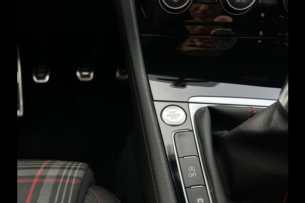 Volkswagen Golf GTI 2.0 TSI 245pk Performance Volkswagen Golf GTI 2.0 TSI 245pk Performance
