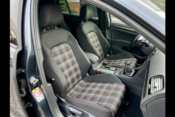 Volkswagen Golf GTI 2.0 TSI 245pk Performance Volkswagen Golf GTI 2.0 TSI 245pk Performance