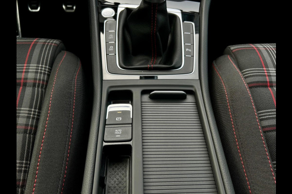 Volkswagen Golf GTI 2.0 TSI 245pk Performance Volkswagen Golf GTI 2.0 TSI 245pk Performance