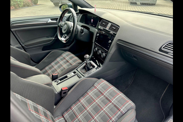 Volkswagen Golf GTI 2.0 TSI 245pk Performance Volkswagen Golf GTI 2.0 TSI 245pk Performance