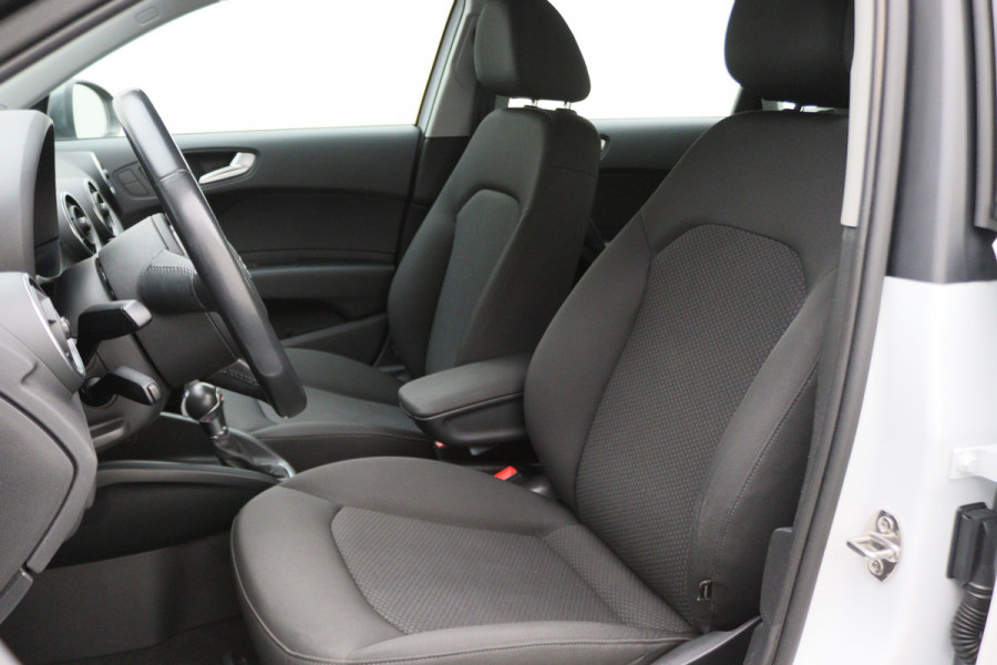 Audi A1 Sportback 1.0 TFSI Advance Sport Automaat Two-Tone, Navigatie, Climate, Stoelverwarming, Cruise, PDC Audi A1 Sportback 1.0 TFSI Advance Sport Automaat Two-Tone, Navigatie, Climate, Stoelverwarming, Cruise, PDC