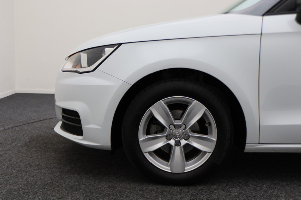 Audi A1 Sportback 1.0 TFSI Advance Sport Automaat Two-Tone, Navigatie, Climate, Stoelverwarming, Cruise, PDC Audi A1 Sportback 1.0 TFSI Advance Sport Automaat Two-Tone, Navigatie, Climate, Stoelverwarming, Cruise, PDC