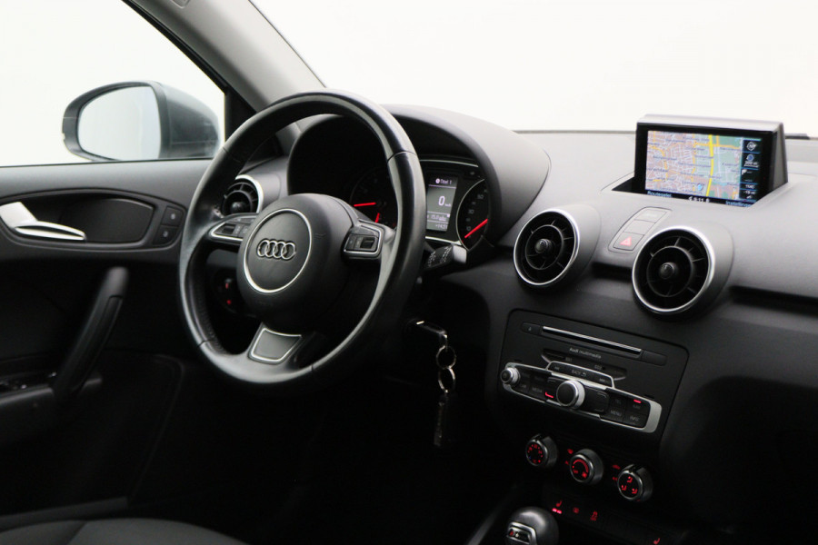 Audi A1 Sportback 1.0 TFSI Advance Sport Automaat Two-Tone, Navigatie, Climate, Stoelverwarming, Cruise, PDC Audi A1 Sportback 1.0 TFSI Advance Sport Automaat Two-Tone, Navigatie, Climate, Stoelverwarming, Cruise, PDC