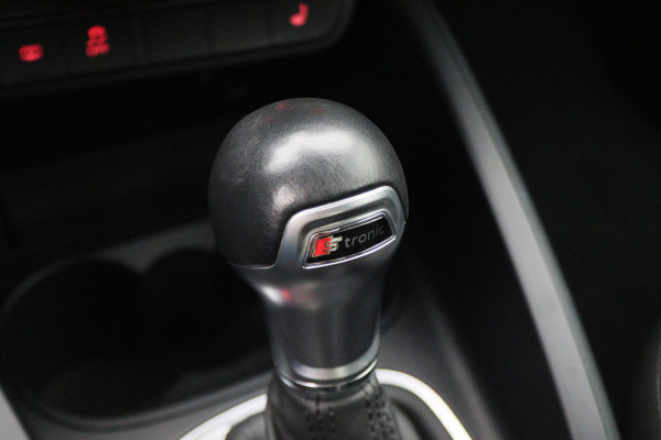 Audi A1 Sportback 1.0 TFSI Advance Sport Automaat Two-Tone, Navigatie, Climate, Stoelverwarming, Cruise, PDC Audi A1 Sportback 1.0 TFSI Advance Sport Automaat Two-Tone, Navigatie, Climate, Stoelverwarming, Cruise, PDC