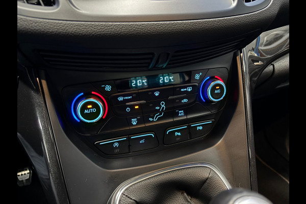 Ford Kuga 1.5 EcoBoost ST Line Navi | Clima | Pano | Trekhaak Ford Kuga 1.5 EcoBoost ST Line Navi | Clima | Pano | Trekhaak