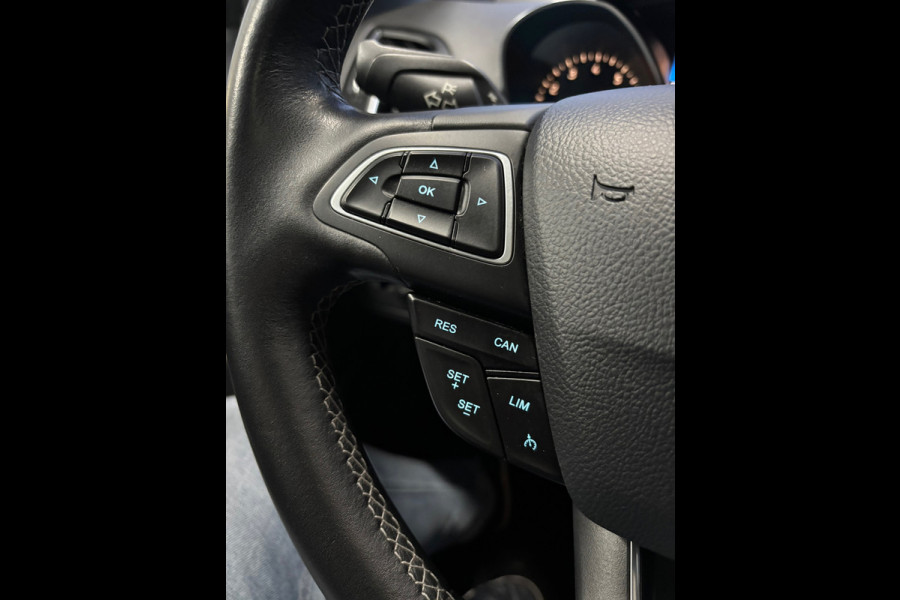 Ford Kuga 1.5 EcoBoost ST Line Navi | Clima | Pano | Trekhaak Ford Kuga 1.5 EcoBoost ST Line Navi | Clima | Pano | Trekhaak