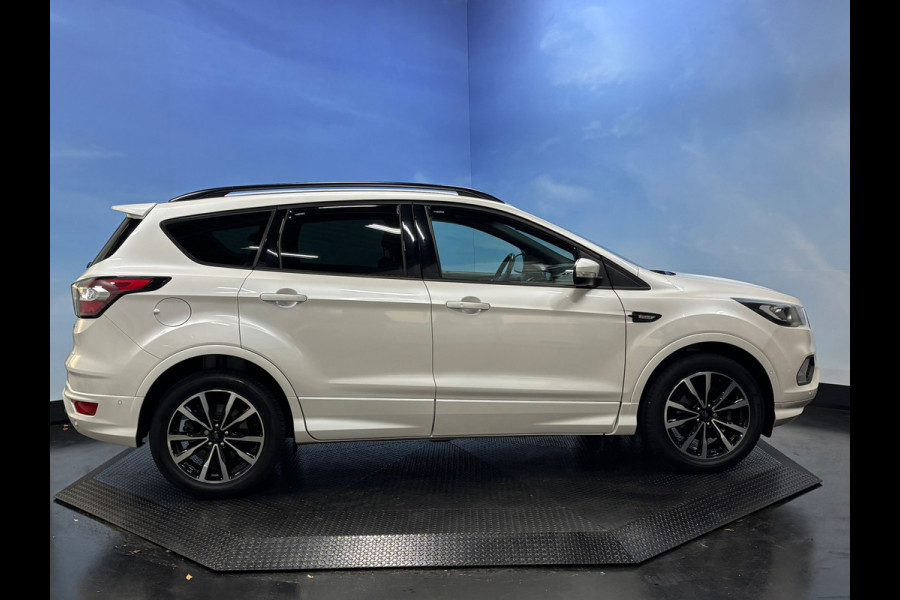 Ford Kuga 1.5 EcoBoost ST Line Navi | Clima | Pano | Trekhaak Ford Kuga 1.5 EcoBoost ST Line Navi | Clima | Pano | Trekhaak