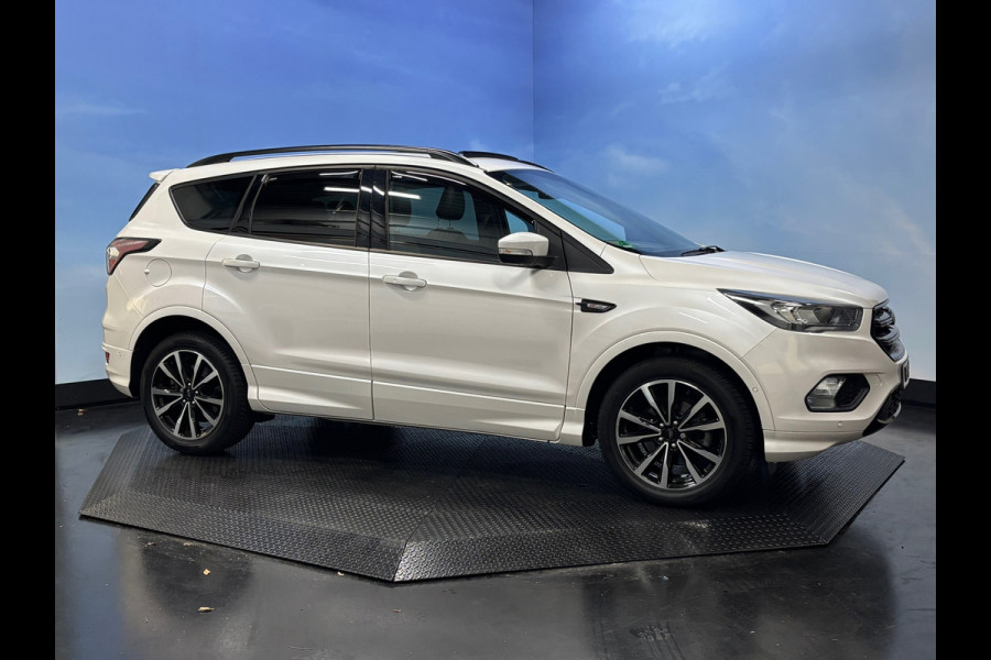 Ford Kuga 1.5 EcoBoost ST Line Navi | Clima | Pano | Trekhaak Ford Kuga 1.5 EcoBoost ST Line Navi | Clima | Pano | Trekhaak