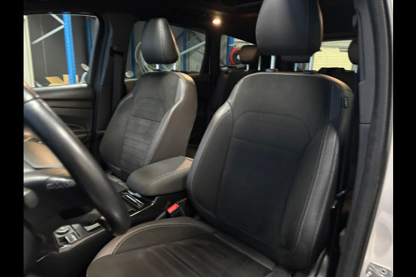 Ford Kuga 1.5 EcoBoost ST Line Navi | Clima | Pano | Trekhaak Ford Kuga 1.5 EcoBoost ST Line Navi | Clima | Pano | Trekhaak