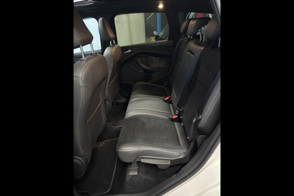 Ford Kuga 1.5 EcoBoost ST Line Navi | Clima | Pano | Trekhaak Ford Kuga 1.5 EcoBoost ST Line Navi | Clima | Pano | Trekhaak