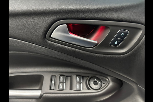 Ford Kuga 1.5 EcoBoost ST Line Navi | Clima | Pano | Trekhaak Ford Kuga 1.5 EcoBoost ST Line Navi | Clima | Pano | Trekhaak
