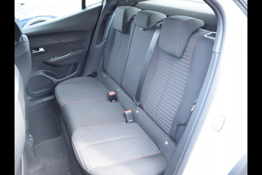 Peugeot e-2008 EV Active Pack 50 kWh | Navigatie | Parkeersensoren achter | Keyless start | Apple Carplay/Android Auto | All Season | Peugeot e-2008 EV Active Pack 50 kWh | Navigatie | Parkeersensoren achter | Keyless start | Apple Carplay/Android Auto | All Season |
