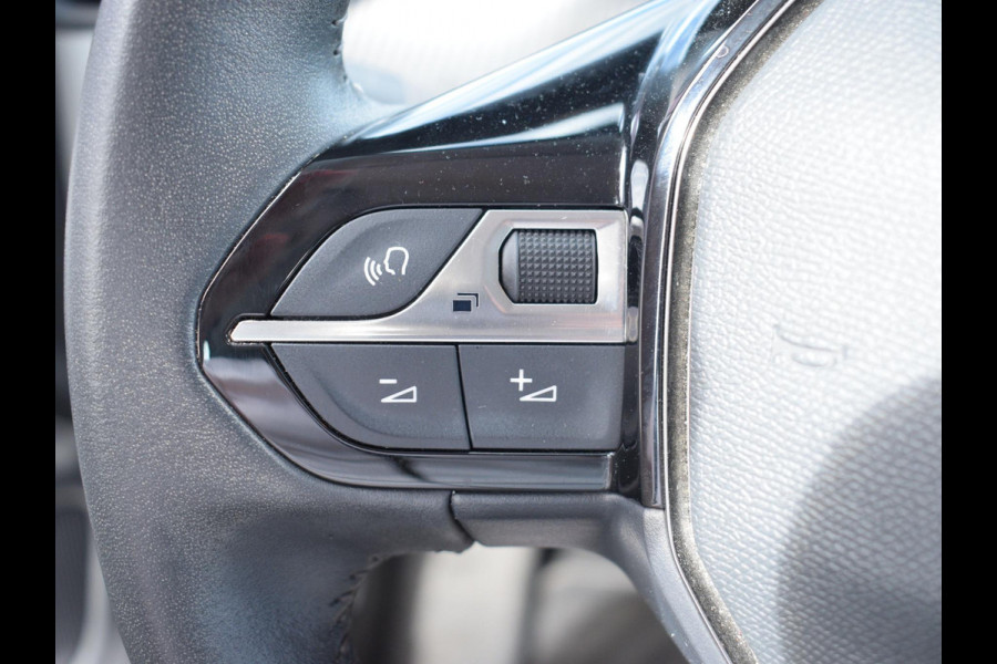 Peugeot e-2008 EV Active Pack 50 kWh | Navigatie | Parkeersensoren achter | Keyless start | Apple Carplay/Android Auto | All Season | Peugeot e-2008 EV Active Pack 50 kWh | Navigatie | Parkeersensoren achter | Keyless start | Apple Carplay/Android Auto | All Season |