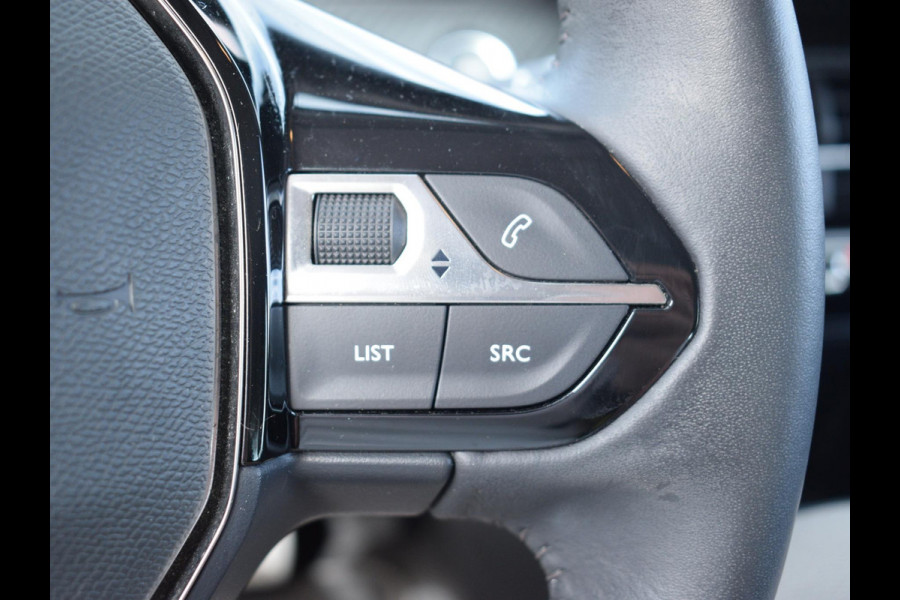 Peugeot e-2008 EV Active Pack 50 kWh | Navigatie | Parkeersensoren achter | Keyless start | Apple Carplay/Android Auto | All Season | Peugeot e-2008 EV Active Pack 50 kWh | Navigatie | Parkeersensoren achter | Keyless start | Apple Carplay/Android Auto | All Season |