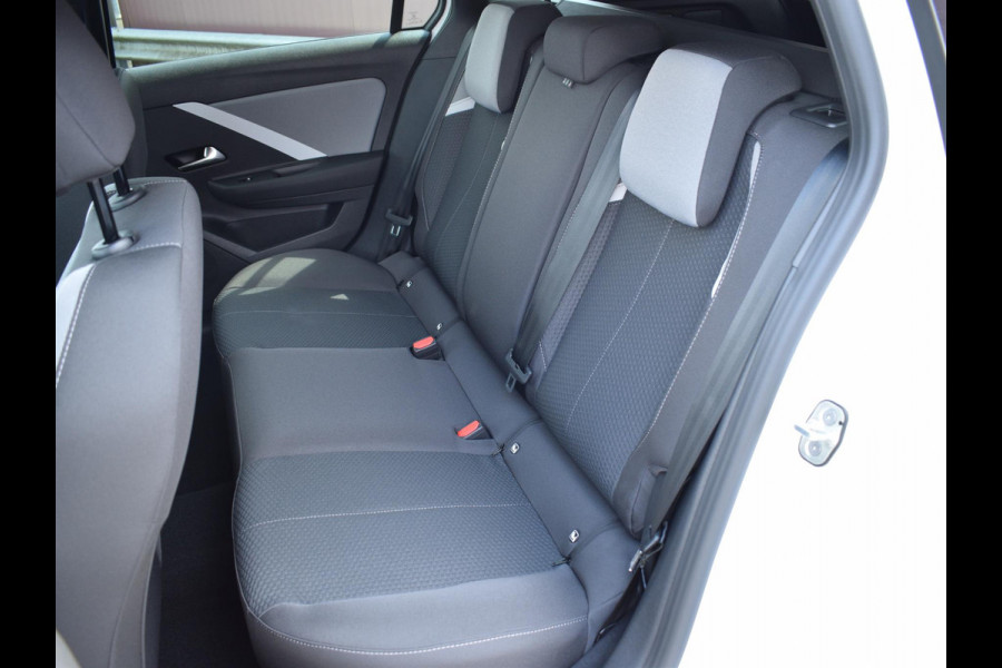 Opel Astra Sports Tourer 1.2 Turbo Business Edition NAVIGATIE | CARPLAY | ACHTERUITRIJCAMERA MET SENSOREN | Opel Astra Sports Tourer 1.2 Turbo Business Edition NAVIGATIE | CARPLAY | ACHTERUITRIJCAMERA MET SENSOREN |