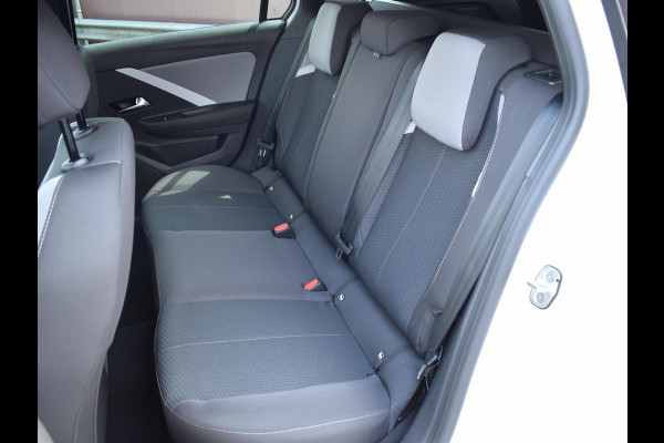 Opel Astra Sports Tourer 1.2 Turbo Business Edition NAVIGATIE | CARPLAY | ACHTERUITRIJCAMERA MET SENSOREN | Opel Astra Sports Tourer 1.2 Turbo Business Edition NAVIGATIE | CARPLAY | ACHTERUITRIJCAMERA MET SENSOREN |