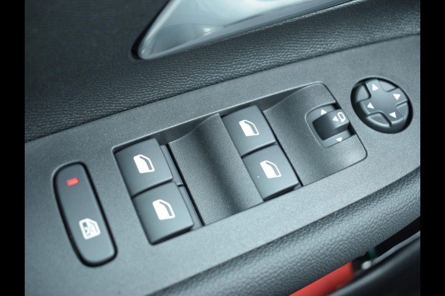 Opel Mokka 1.2 Turbo Edition | 136 PK | NAVI PRO 10" | PARKEERSENSOREN MET CAMERA | STOELVERWARMING | DONKER GLAS | APPLE CARPLAY |