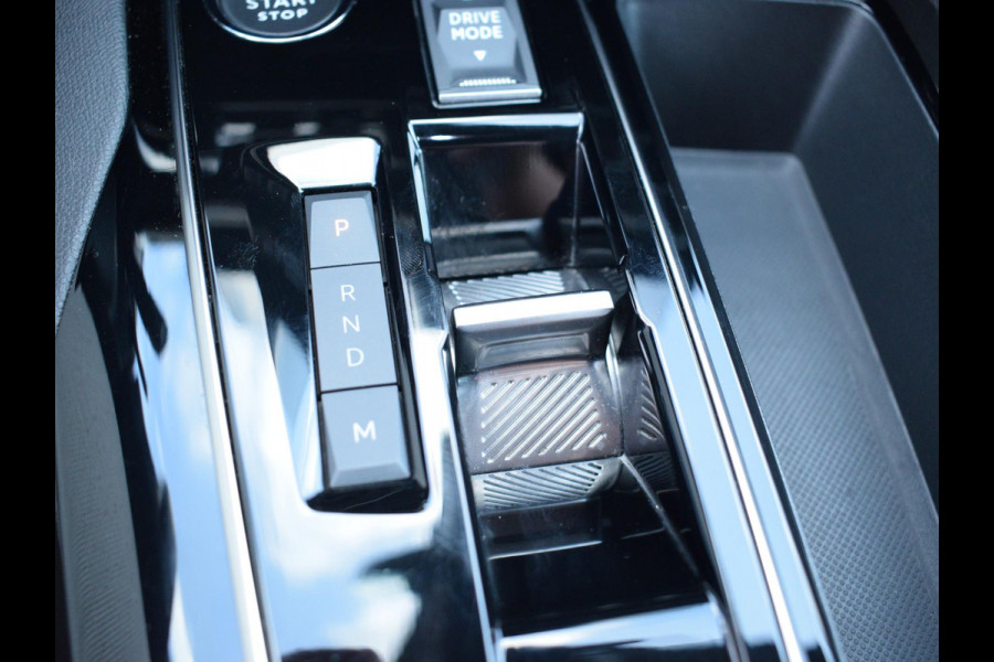 Peugeot 3008 1.2 Hybrid 136 GT 360 CAMERA MET SENSOREN | NAVIGATIE & CARPLAY | E.C.C. |