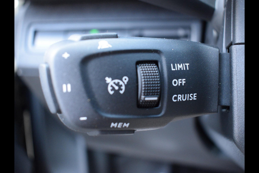 Peugeot 3008 1.2 Hybrid 136 GT 360 CAMERA MET SENSOREN | NAVIGATIE & CARPLAY | E.C.C. |