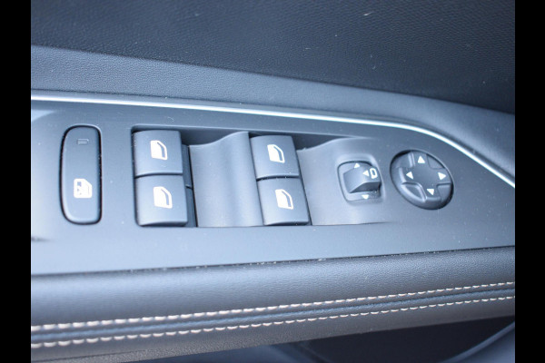 Peugeot 3008 1.2 Hybrid 136 GT 360 CAMERA MET SENSOREN | NAVIGATIE & CARPLAY | E.C.C. |