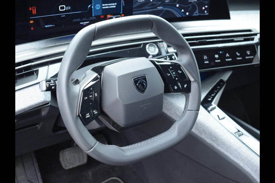 Peugeot 5008 1.2 Hybrid 136 Allure | NAVIGATIE | 360 CAMERA + SENSOREN | E.C.C. | CARPLAY | 7 PERS. | 16.004 KM Peugeot 5008 1.2 Hybrid 136 Allure | NAVIGATIE | 360 CAMERA + SENSOREN | E.C.C. | CARPLAY | 7 PERS. | 16.004 KM