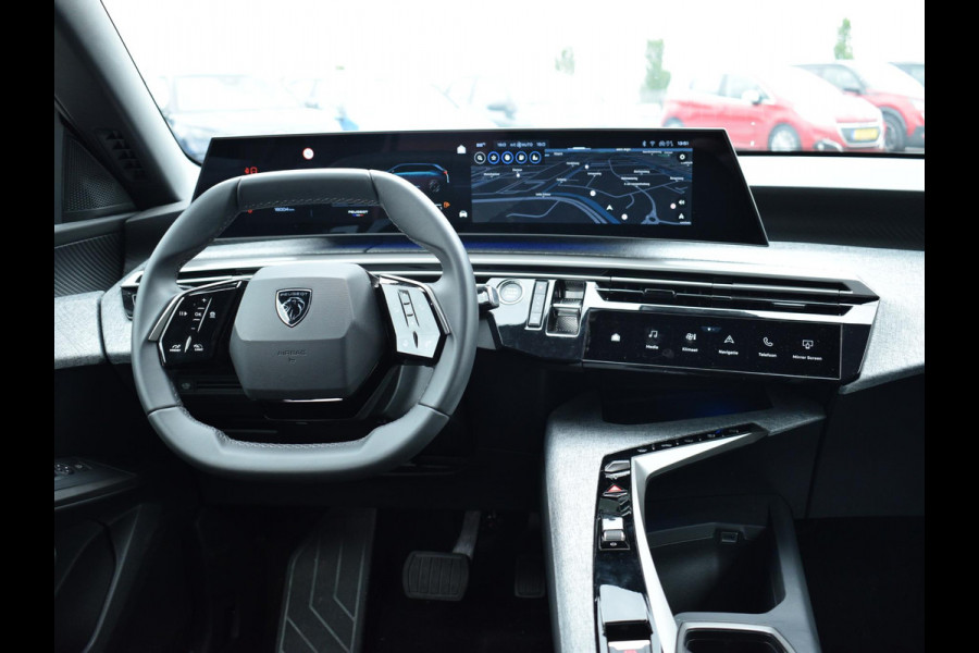 Peugeot 5008 1.2 Hybrid 136 Allure | NAVIGATIE | 360 CAMERA + SENSOREN | E.C.C. | CARPLAY | 7 PERS. | 16.004 KM Peugeot 5008 1.2 Hybrid 136 Allure | NAVIGATIE | 360 CAMERA + SENSOREN | E.C.C. | CARPLAY | 7 PERS. | 16.004 KM