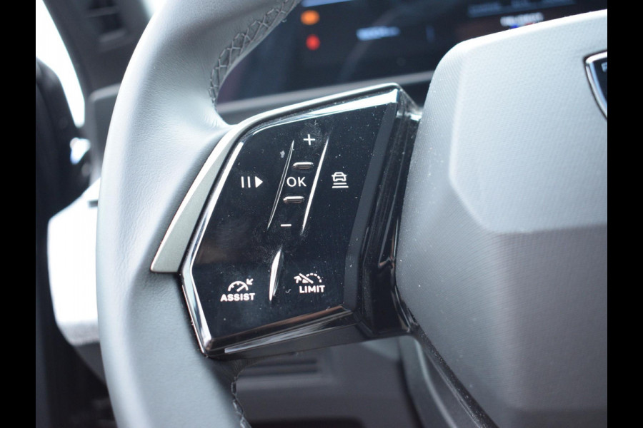 Peugeot 5008 1.2 Hybrid 136 Allure | NAVIGATIE | 360 CAMERA + SENSOREN | E.C.C. | CARPLAY | 7 PERS. | 16.004 KM Peugeot 5008 1.2 Hybrid 136 Allure | NAVIGATIE | 360 CAMERA + SENSOREN | E.C.C. | CARPLAY | 7 PERS. | 16.004 KM