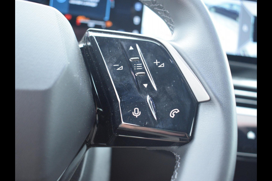 Peugeot 5008 1.2 Hybrid 136 Allure | NAVIGATIE | 360 CAMERA + SENSOREN | E.C.C. | CARPLAY | 7 PERS. | 16.004 KM Peugeot 5008 1.2 Hybrid 136 Allure | NAVIGATIE | 360 CAMERA + SENSOREN | E.C.C. | CARPLAY | 7 PERS. | 16.004 KM