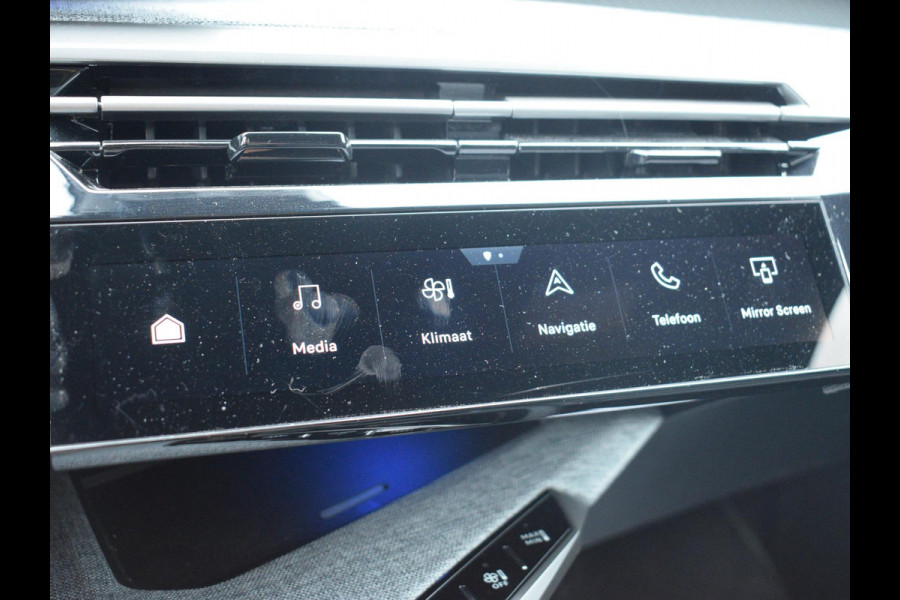 Peugeot 5008 1.2 Hybrid 136 Allure | NAVIGATIE | 360 CAMERA + SENSOREN | E.C.C. | CARPLAY | 7 PERS. | 16.004 KM Peugeot 5008 1.2 Hybrid 136 Allure | NAVIGATIE | 360 CAMERA + SENSOREN | E.C.C. | CARPLAY | 7 PERS. | 16.004 KM