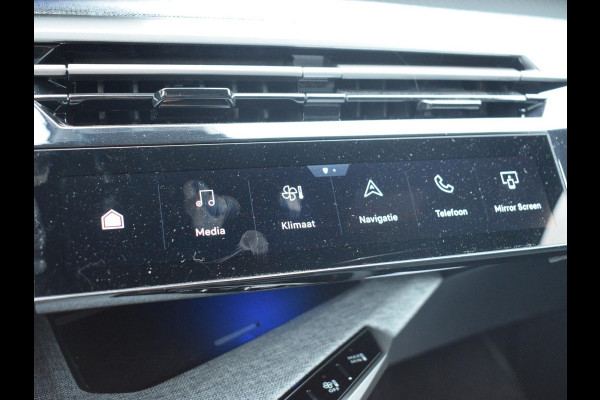 Peugeot 5008 1.2 Hybrid 136 Allure | NAVIGATIE | 360 CAMERA + SENSOREN | E.C.C. | CARPLAY | 7 PERS. | 16.004 KM Peugeot 5008 1.2 Hybrid 136 Allure | NAVIGATIE | 360 CAMERA + SENSOREN | E.C.C. | CARPLAY | 7 PERS. | 16.004 KM