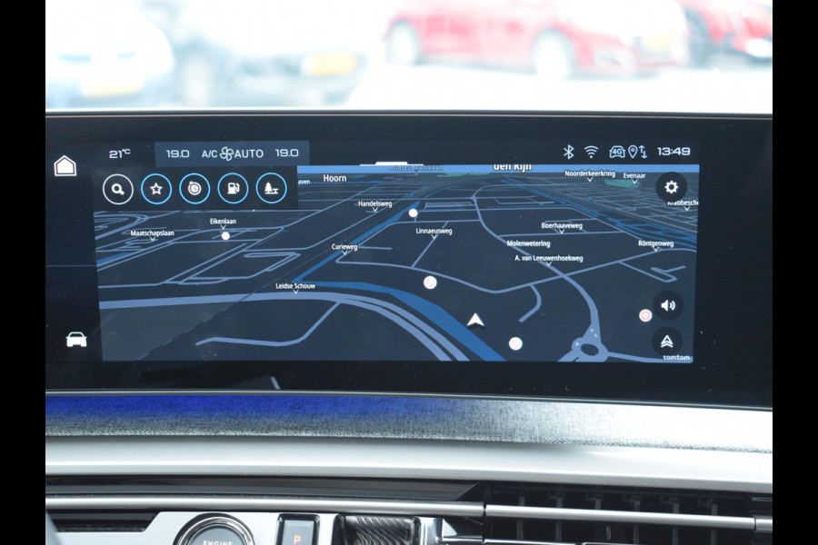 Peugeot 5008 1.2 Hybrid 136 Allure | NAVIGATIE | 360 CAMERA + SENSOREN | E.C.C. | CARPLAY | 7 PERS. | 16.004 KM Peugeot 5008 1.2 Hybrid 136 Allure | NAVIGATIE | 360 CAMERA + SENSOREN | E.C.C. | CARPLAY | 7 PERS. | 16.004 KM