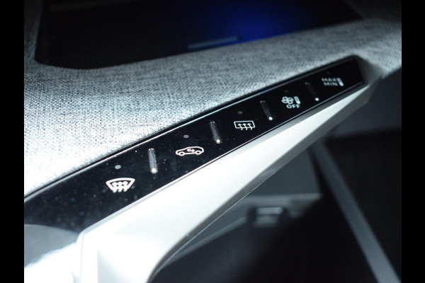 Peugeot 5008 1.2 Hybrid 136 Allure | NAVIGATIE | 360 CAMERA + SENSOREN | E.C.C. | CARPLAY | 7 PERS. | 16.004 KM Peugeot 5008 1.2 Hybrid 136 Allure | NAVIGATIE | 360 CAMERA + SENSOREN | E.C.C. | CARPLAY | 7 PERS. | 16.004 KM