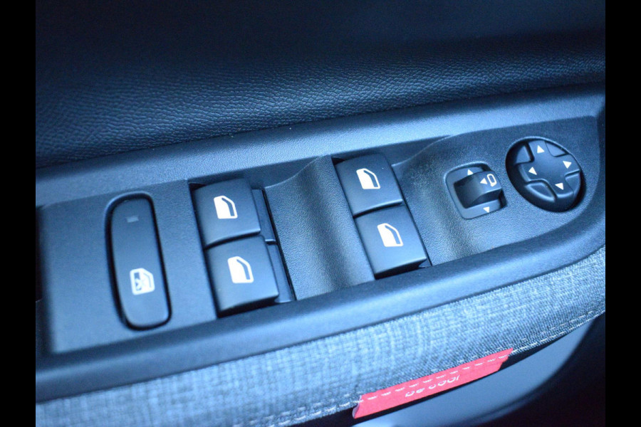 Citroën C3 Aircross 1.2 Hybrid 145pk Plus | Camera + sensoren | Carplay | Klimaat control | Cruisecontrol