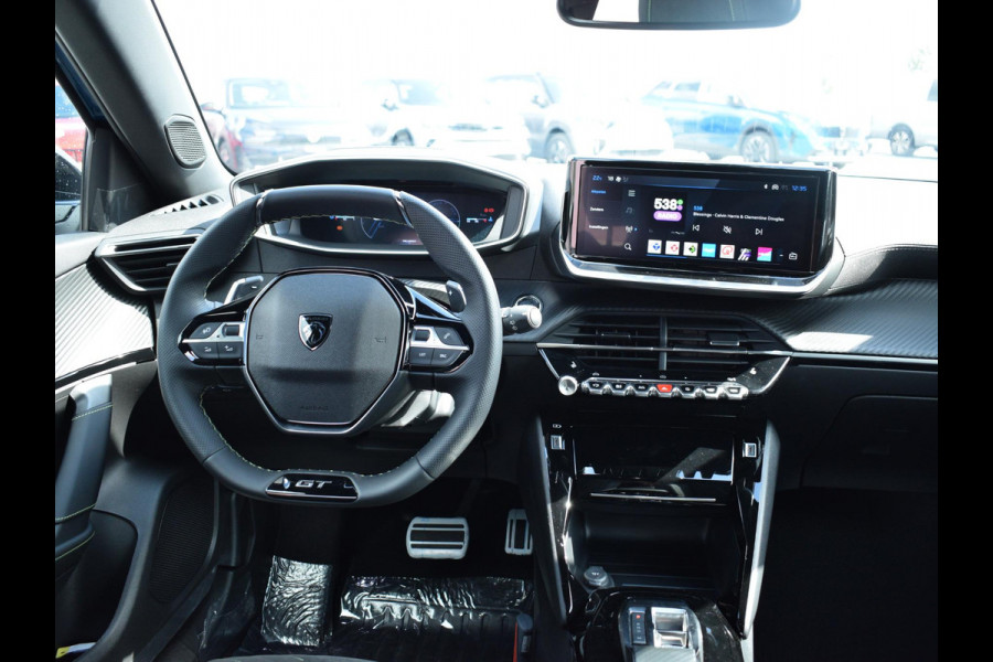 Peugeot 2008 1.2 Hybrid 136 GT | Stoelverwarming | Parkeersensoren + camera V + A | Navigatie | Massage stoelen Peugeot 2008 1.2 Hybrid 136 GT | Stoelverwarming | Parkeersensoren + camera V + A | Navigatie | Massage stoelen
