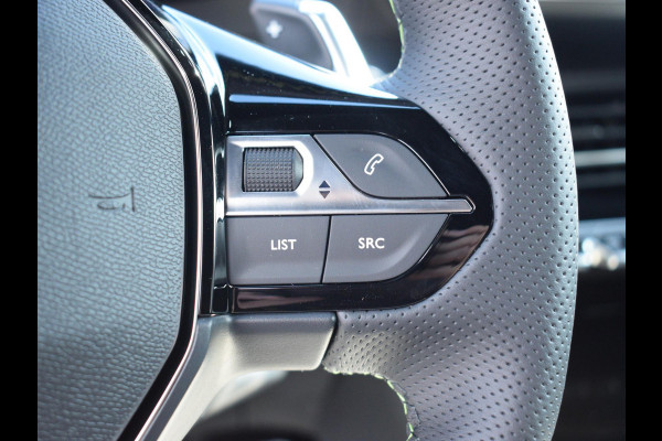 Peugeot 2008 1.2 Hybrid 136 GT | Stoelverwarming | Parkeersensoren + camera V + A | Navigatie | Massage stoelen Peugeot 2008 1.2 Hybrid 136 GT | Stoelverwarming | Parkeersensoren + camera V + A | Navigatie | Massage stoelen