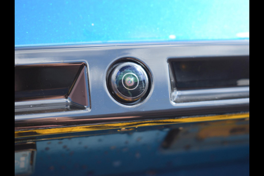 Peugeot 2008 1.2 Hybrid 136 GT | Stoelverwarming | Parkeersensoren + camera V + A | Navigatie | Massage stoelen Peugeot 2008 1.2 Hybrid 136 GT | Stoelverwarming | Parkeersensoren + camera V + A | Navigatie | Massage stoelen