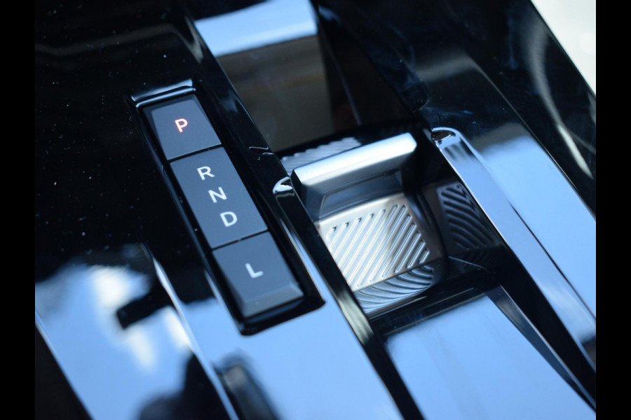 Citroën C3 1.2 Hybrid 110pk Max | NAVIGATIE & CARPLAY | ACHTERUITRIJCAMERA MET SENSOREN | E.C.C.