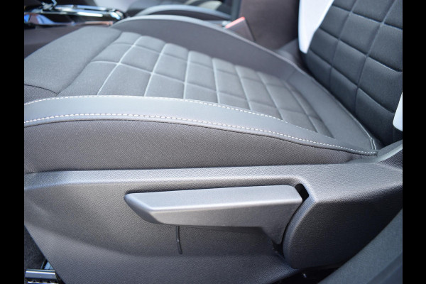 Citroën C3 1.2 Hybrid 110pk Max | NAVIGATIE & CARPLAY | ACHTERUITRIJCAMERA MET SENSOREN | E.C.C.