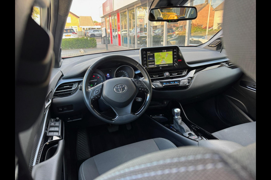 Toyota C-HR 1.8 Hybrid First Edition | Eerste eigenaar, Trekhaak, JBL, Apple CarPlay/Android auto, Dodehoekherkenning, Parkeersensoren, Stoe