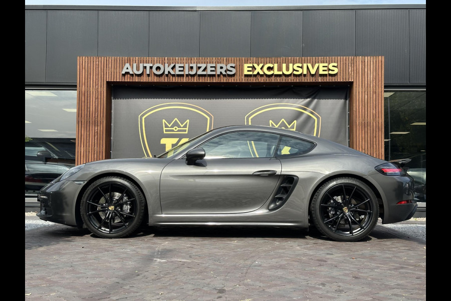 Porsche 718 Cayman 2.0 Sportchrono Adapt. Cruise BOSE Stuurverw. CarPlay Keyless LED 20”LM Agaatgrijs Porsche 718 Cayman 2.0 Sportchrono Adapt. Cruise BOSE Stuurverw. CarPlay Keyless LED 20”LM Agaatgrijs