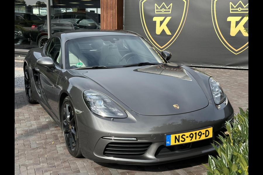 Porsche 718 Cayman 2.0 Sportchrono Adapt. Cruise BOSE Stuurverw. CarPlay Keyless LED 20”LM Agaatgrijs Porsche 718 Cayman 2.0 Sportchrono Adapt. Cruise BOSE Stuurverw. CarPlay Keyless LED 20”LM Agaatgrijs