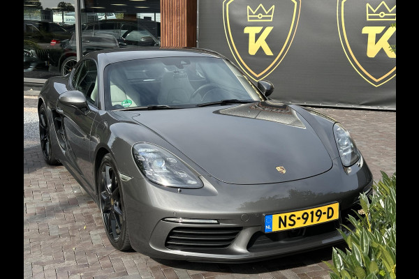 Porsche 718 Cayman 2.0 Sportchrono Adapt. Cruise BOSE Stuurverw. CarPlay Keyless LED 20”LM Agaatgrijs Porsche 718 Cayman 2.0 Sportchrono Adapt. Cruise BOSE Stuurverw. CarPlay Keyless LED 20”LM Agaatgrijs