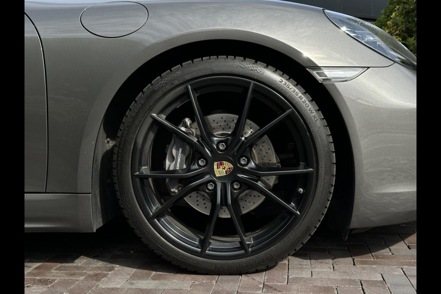 Porsche 718 Cayman 2.0 Sportchrono Adapt. Cruise BOSE Stuurverw. CarPlay Keyless LED 20”LM Agaatgrijs Porsche 718 Cayman 2.0 Sportchrono Adapt. Cruise BOSE Stuurverw. CarPlay Keyless LED 20”LM Agaatgrijs