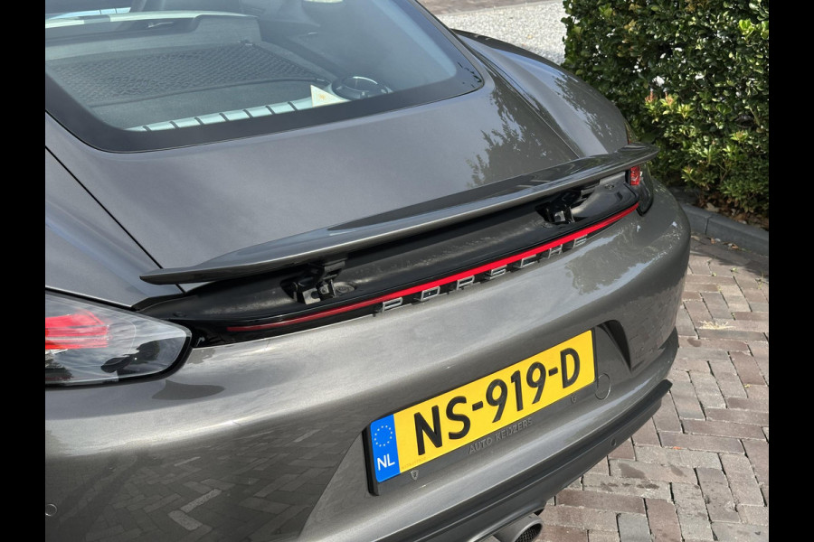 Porsche 718 Cayman 2.0 Sportchrono Adapt. Cruise BOSE Stuurverw. CarPlay Keyless LED 20”LM Agaatgrijs Porsche 718 Cayman 2.0 Sportchrono Adapt. Cruise BOSE Stuurverw. CarPlay Keyless LED 20”LM Agaatgrijs