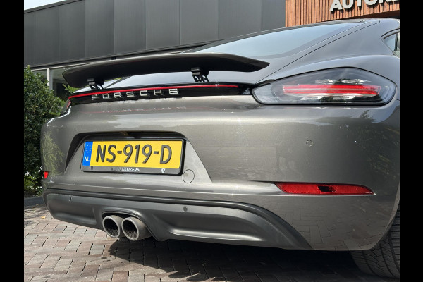 Porsche 718 Cayman 2.0 Sportchrono Adapt. Cruise BOSE Stuurverw. CarPlay Keyless LED 20”LM Agaatgrijs Porsche 718 Cayman 2.0 Sportchrono Adapt. Cruise BOSE Stuurverw. CarPlay Keyless LED 20”LM Agaatgrijs